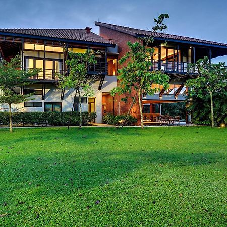 Mangala Estate Boutique Resort - Small Luxury Hotels Of The World Kuantan Exterior photo